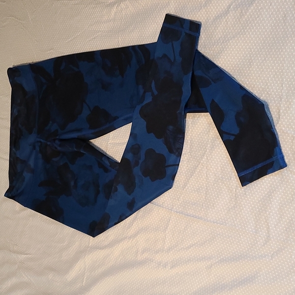 lululemon athletica Pants - Lululemon wunder under blue with black flower leggings